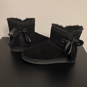 Pawz by Bearpaw Amelia II suede black boots with ribbon bows size 8 Never worn!